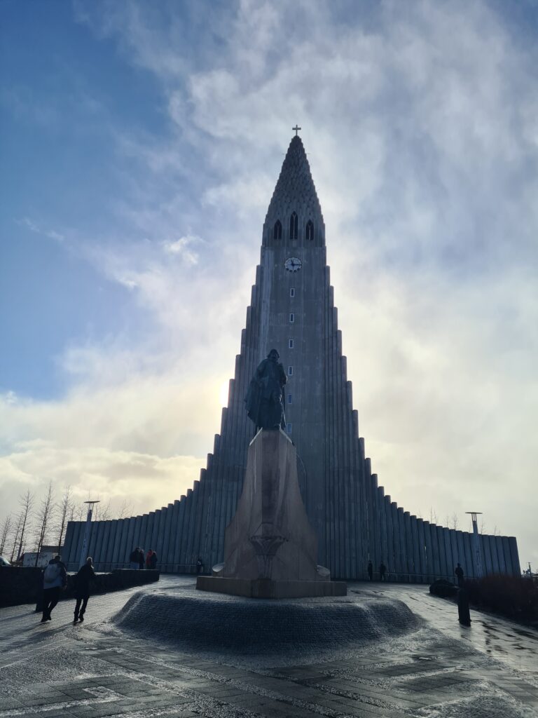27537